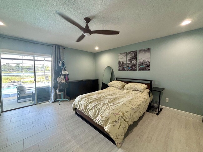 Building Photo - 9135 San Ambrosio Dr