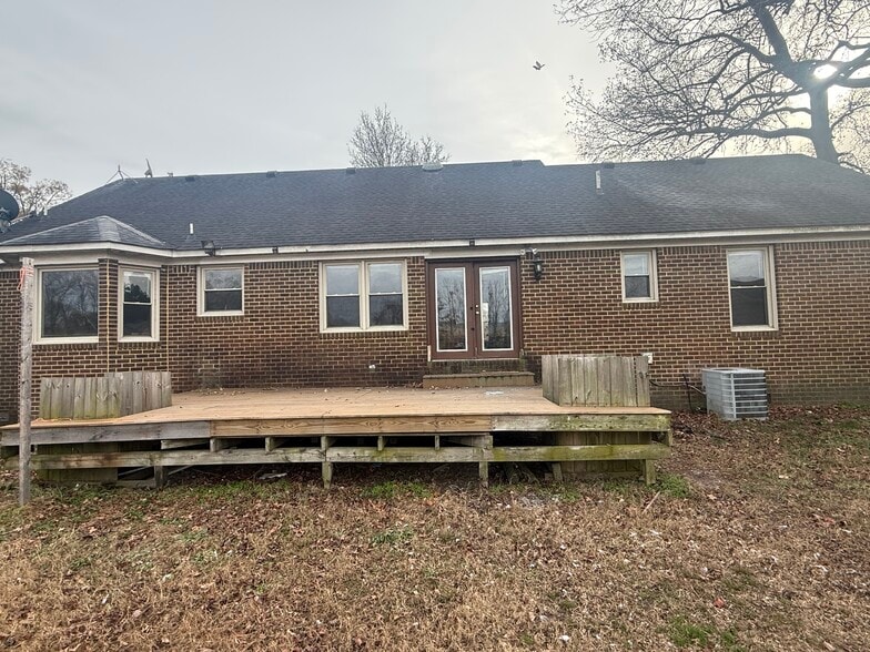 Building Photo - 2552 Roundtree Cir