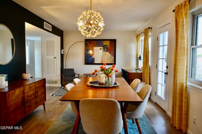 Building Photo - 10640 Vista Alegre Dr