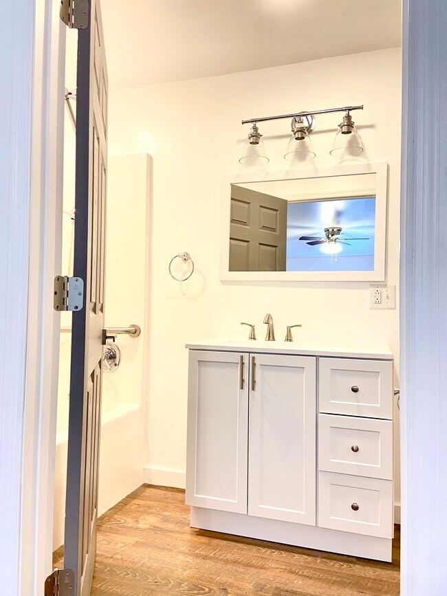 Building Photo - 1872 S Mayo Trl