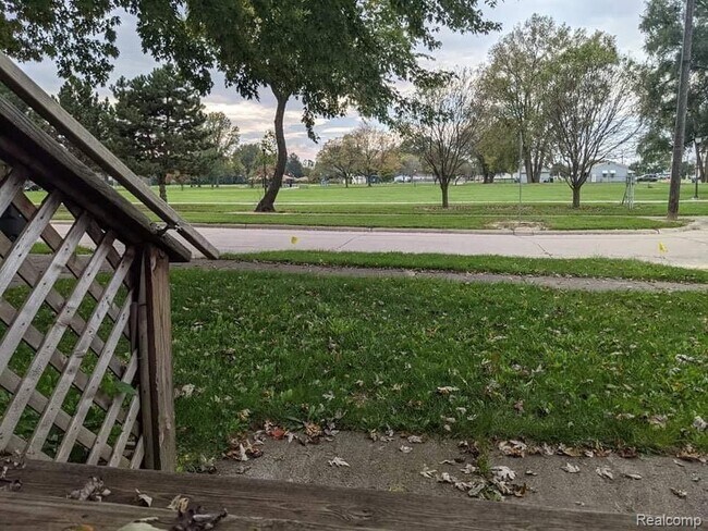 Building Photo - 5833 Harold St