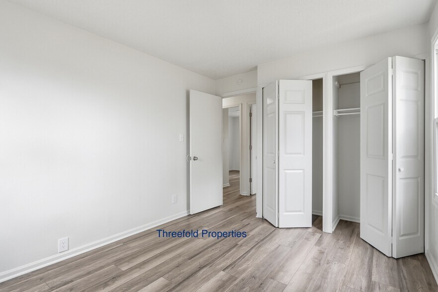 Building Photo - 1107 Larch Ln