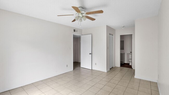 Building Photo - 2121 S San Gully Rd