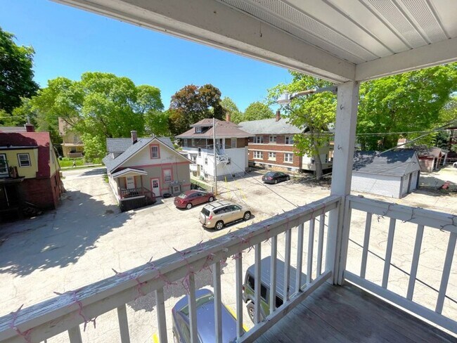 Building Photo - 46 N Breese Terrace