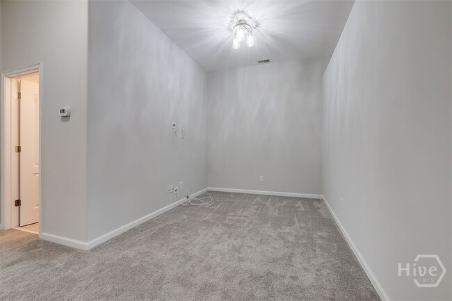 Building Photo - 255 Durham Park Way