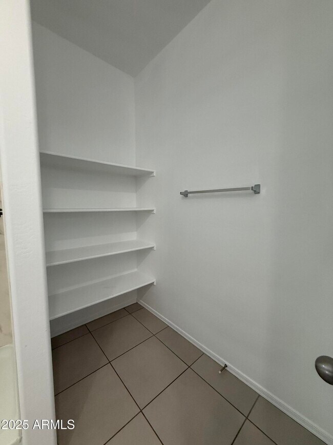 Building Photo - 4620 S 104th Gln