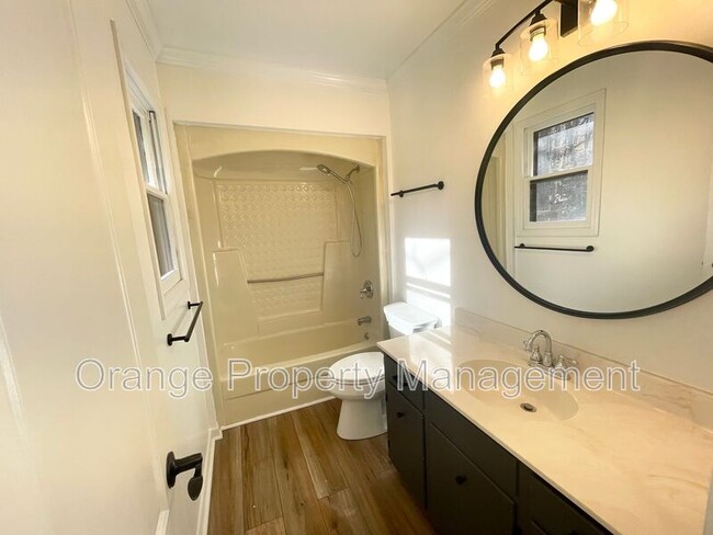 Building Photo - 328 Wellington Way