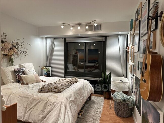 Building Photo - 1530 Key Blvd