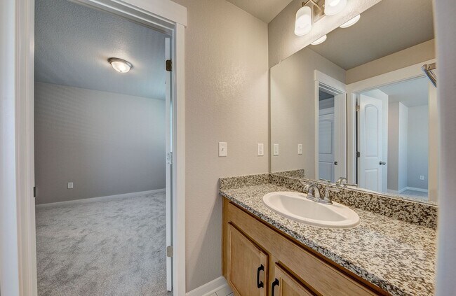 Building Photo - Gorgeous New Build 3 Bed 2 1/2 Bath in Tim...
