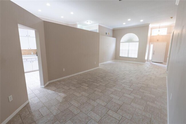 Building Photo - 16505 Lake Heather Dr