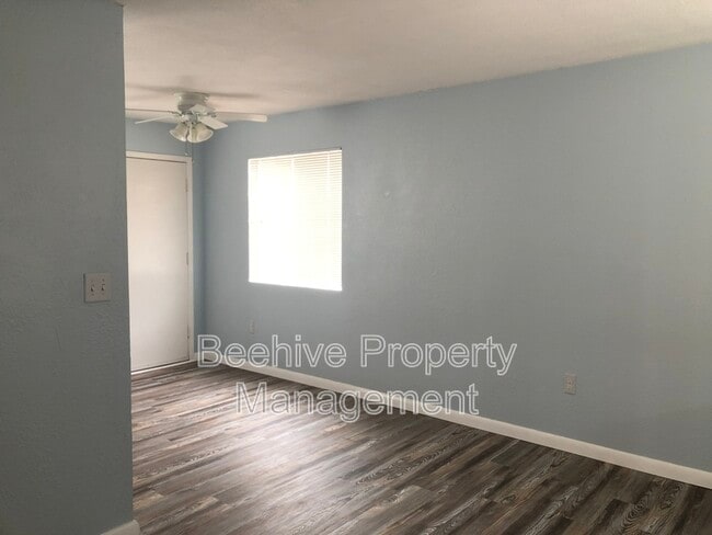 Building Photo - 149 N Phyllis