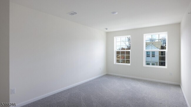 Building Photo - 208 Lavender Wy