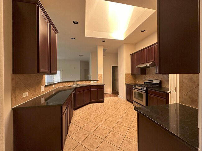 Building Photo - 6018 Twin Creek