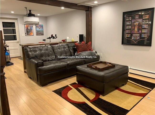 Building Photo - 53 Gale St