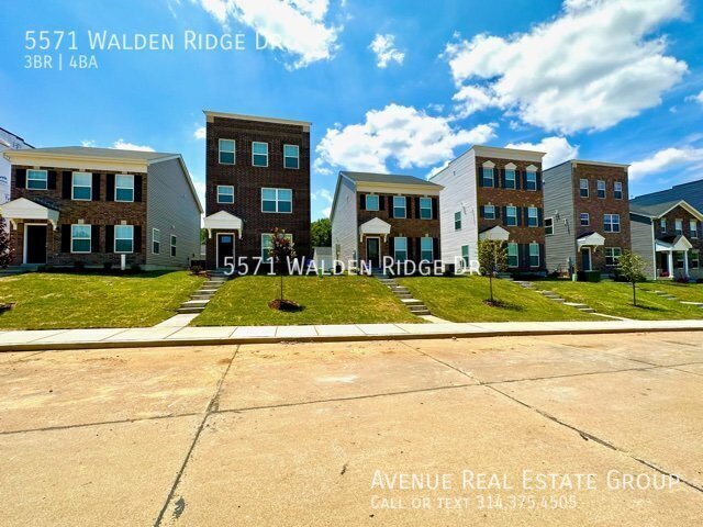 Building Photo - Modern 3-Bed Townhome at Walden Ridge – Do...