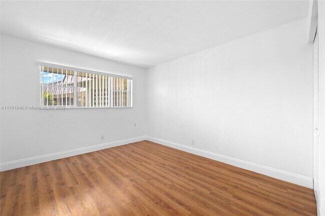 Building Photo - 250 Layne Blvd