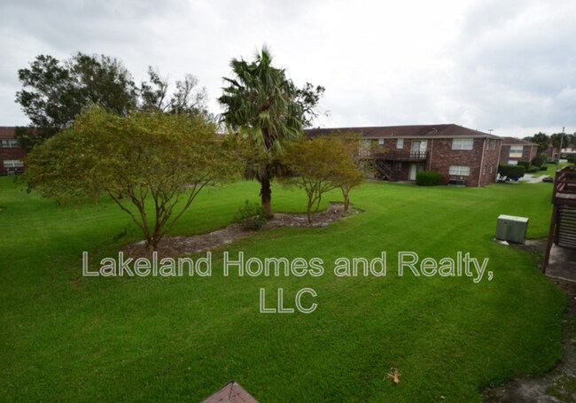 Building Photo - 1920 E Edgewood Dr