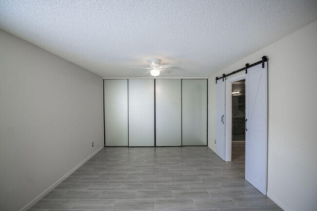 Building Photo - 641 Executive Center Dr