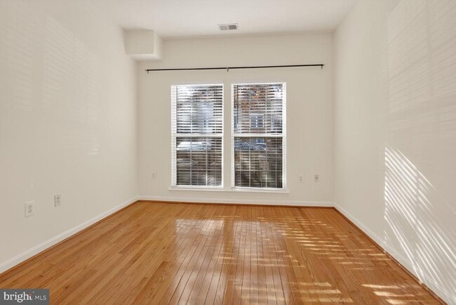 Building Photo - 4142 Fountainside Ln