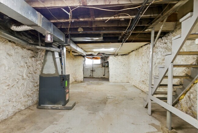 Building Photo - 2766 Kinsey Ave