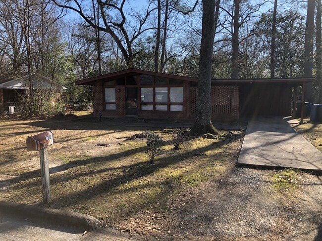 Primary Photo - 2212 Rosemary Ln