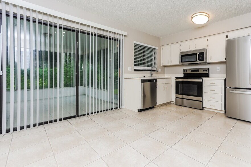 Building Photo - 1372 Bramblewood Dr