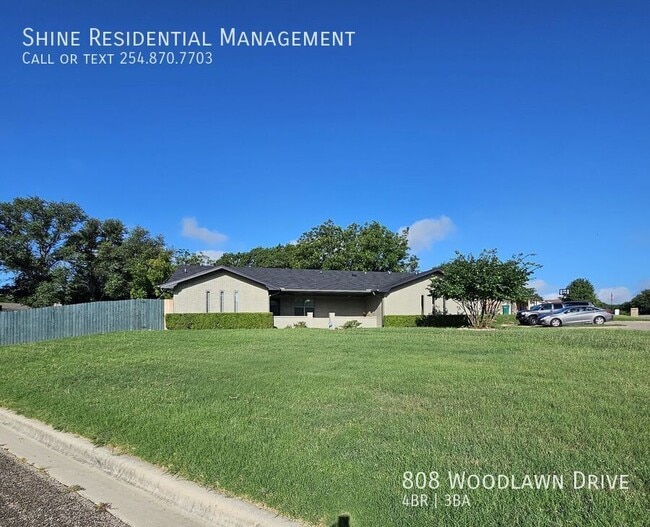 Primary Photo - 808 E Woodlawn Dr