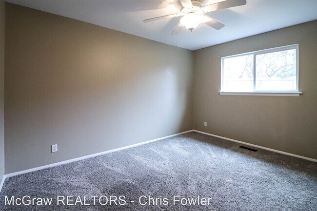 Building Photo - 3 br, 2 bath House - 5233 S. 67th E. Place