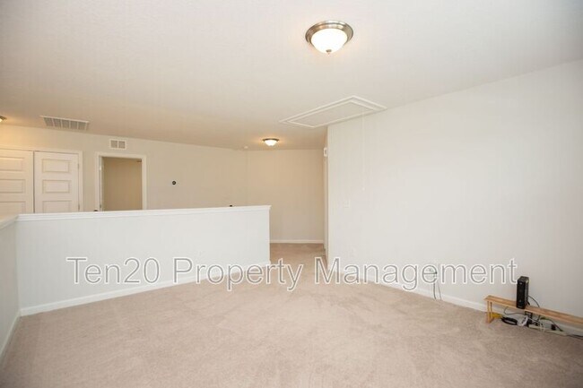 Building Photo - 10258 Green Meadow Ct