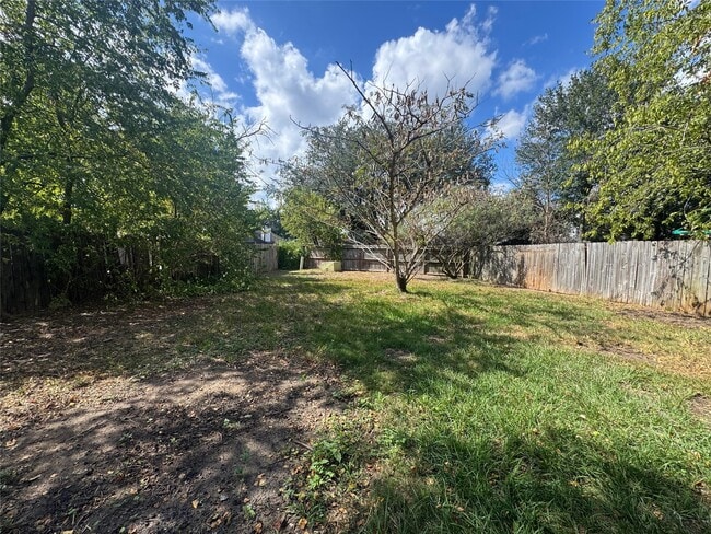 Building Photo - 20507 Broughwood Cir