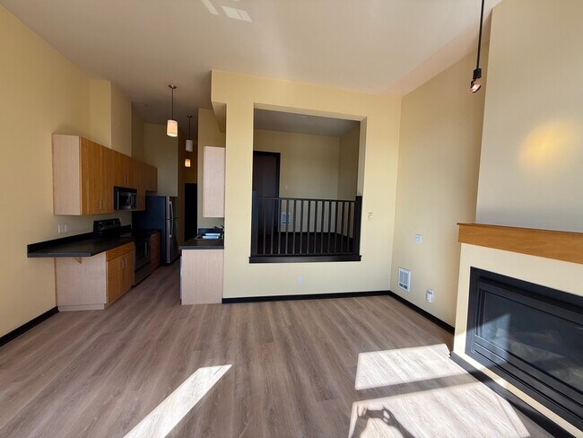 Building Photo - 655 Crockett St