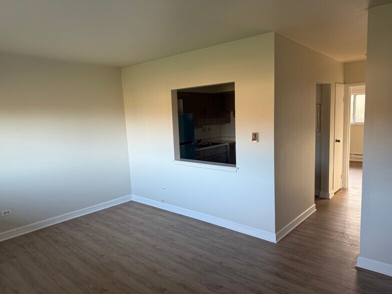 Building Photo - 2525 E Ballard Rd