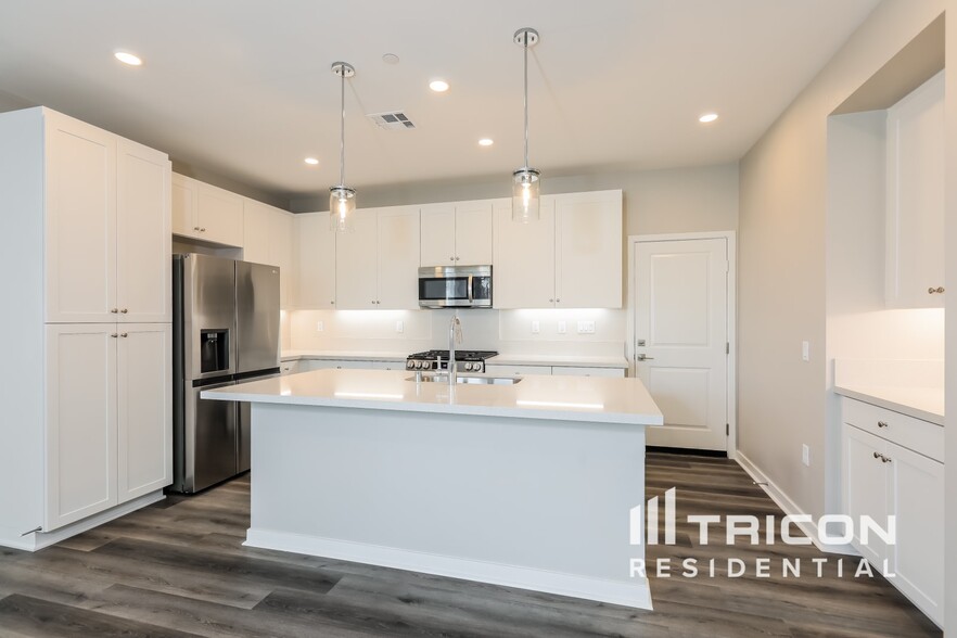 Building Photo - 28223 Luther Dr