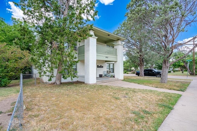 Building Photo - 642 Beech St