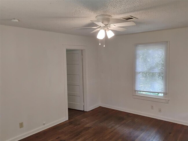 Building Photo - 545 Lindsey St