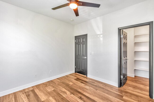 Building Photo - 7531 Edinburgh Way