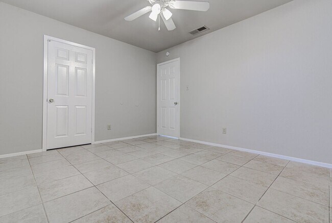 Building Photo - 900 Sirocco Dr