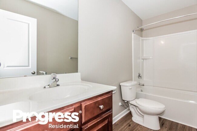 Building Photo - 1800 Windy Willow Ln