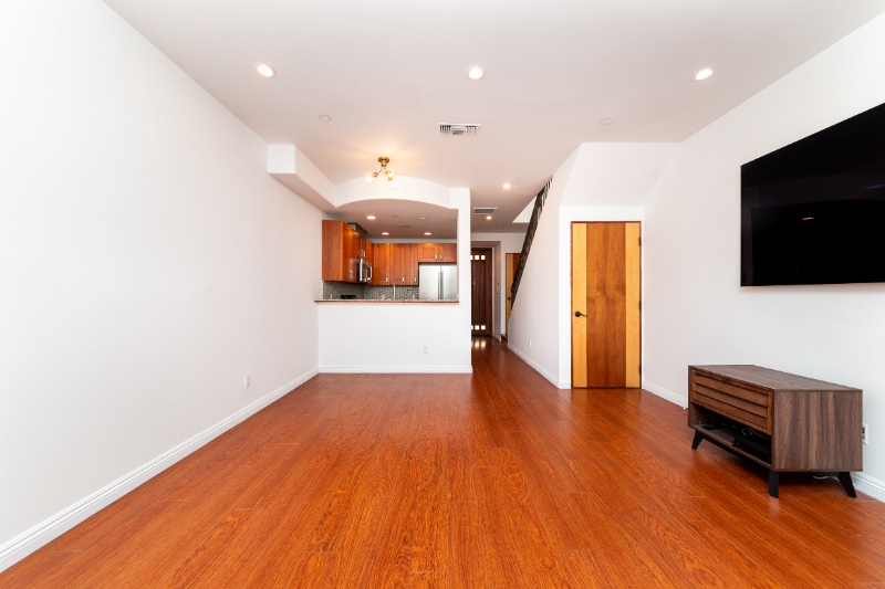 Building Photo - 5303 Satsuma Ave