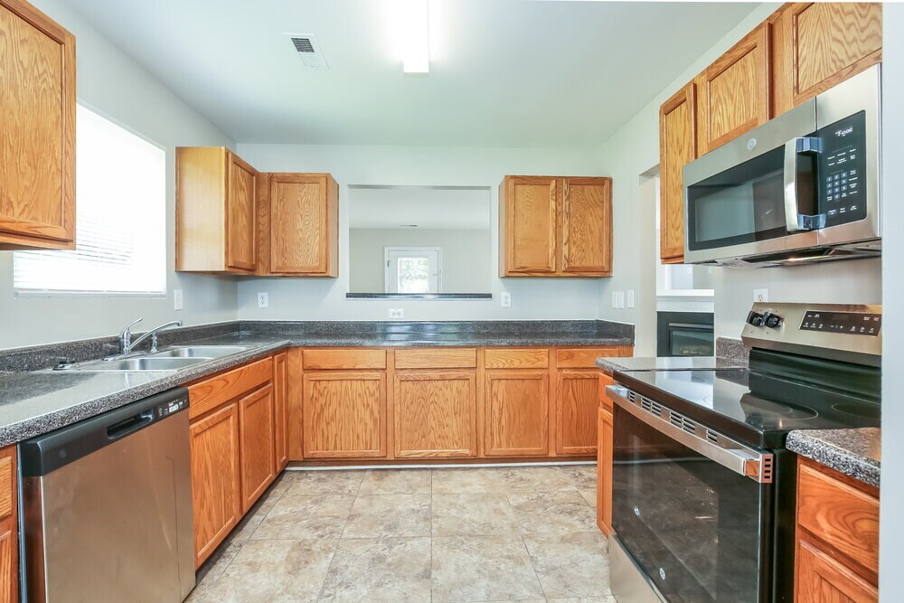Building Photo - 3704 Sweet Birch Dr