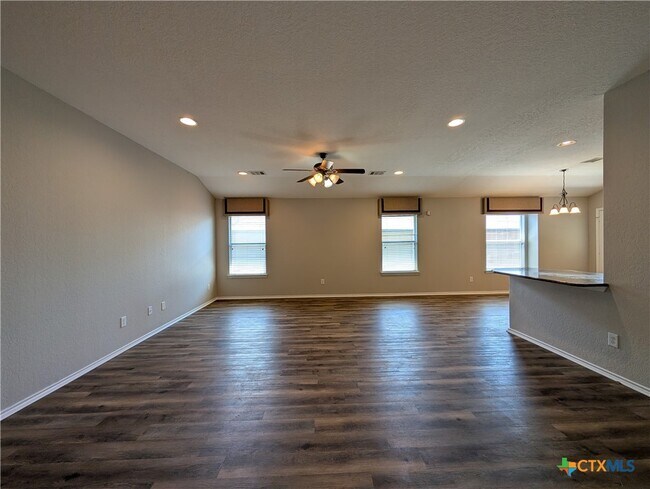 Building Photo - 2937 Post Oak Cir