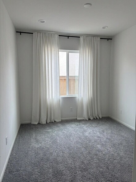 Building Photo - 3421 Andrew Ave