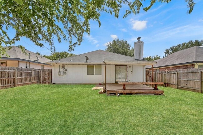 Building Photo - 16908 Ardisia Dr