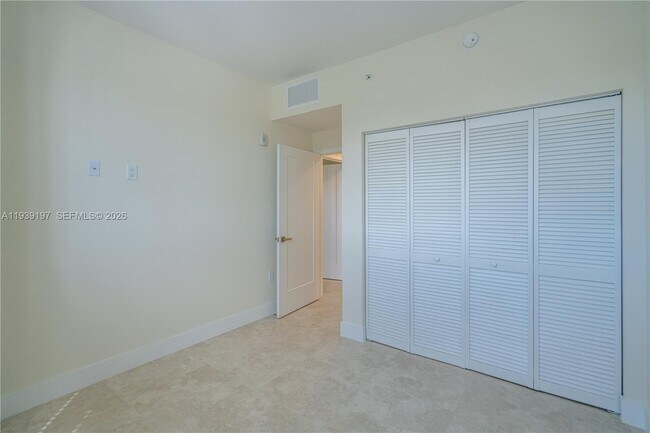 Building Photo - 1091 Galiano St