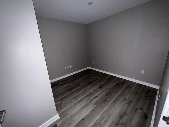 Building Photo - 4471 Dean Martin Dr