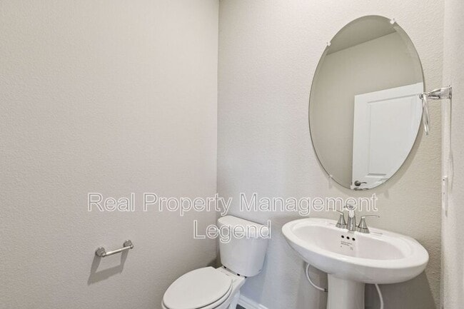 Building Photo - 4018 Sandstone Dr