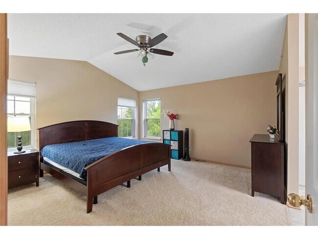 Building Photo - 5225 Holly Ln N