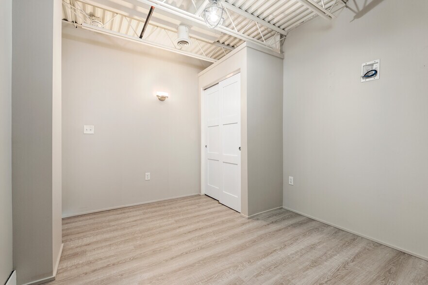 Building Photo - 367 Auden Ave
