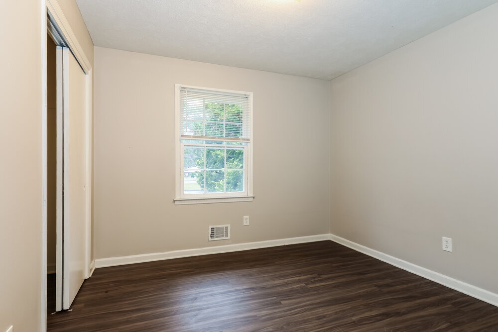 Building Photo - 235 Hurst Point