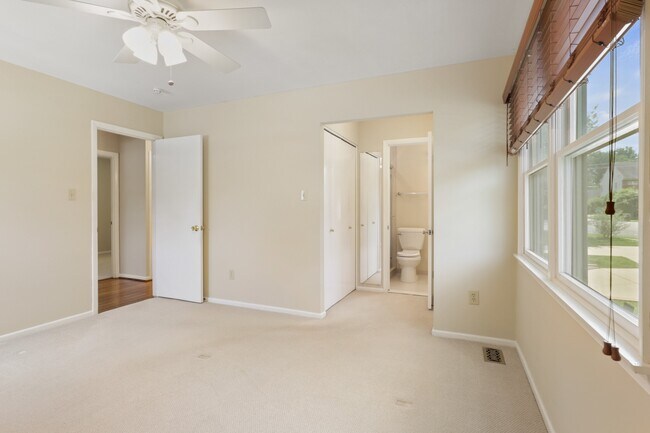Building Photo - 2527 Swift Run St